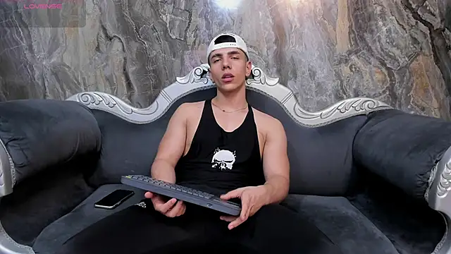 Flynn Riider online show from 01.08.25