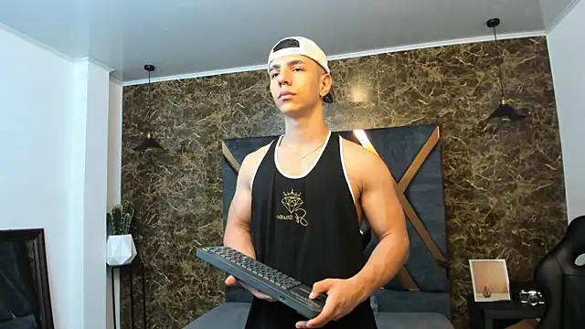 Flynn Riider online show from 01.13.25