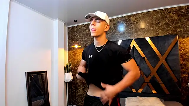 Flynn Riider online show from 01.22.25