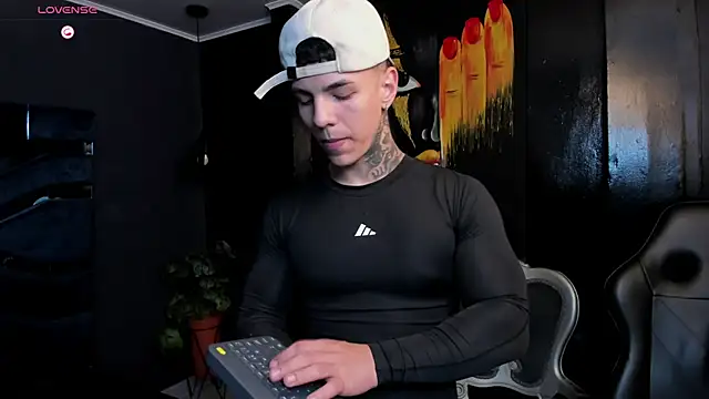 Flynn Riider online show from 09.24.25