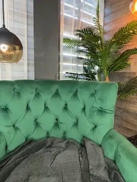 Nicole Diva online show from 10.30.25