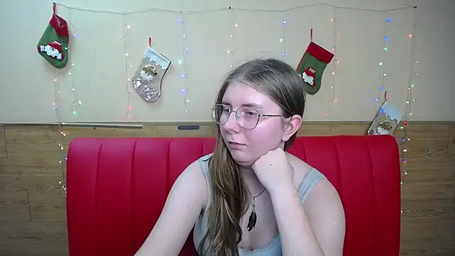 Snapshot of RysaKosaYlya chatting on 12.21.24 RysaKosaYlya online show from 12.21.24