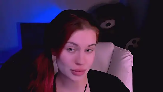 Snapshot of evaharve chatting on 02.26.26 evaharve online show from 02.26.26