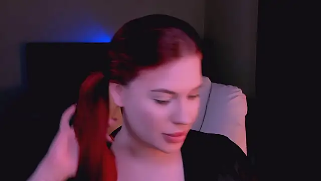 Snapshot of evaharve chatting on 03.04.26 evaharve online show from 03.04.26