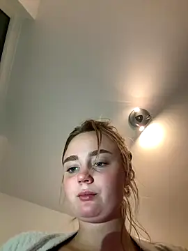 Snapshot of CherryEmmy chatting on 09.27.25 CherryEmmy online show from 09.27.25