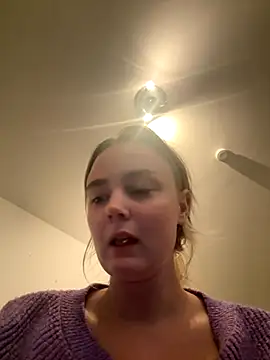 Snapshot of CherryEmmy chatting on 10.01.25 CherryEmmy online show from 10.01.25