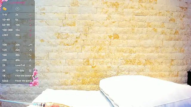 Snapshot of mia_roldan_ chatting on 12.16.24 mia roldan online show from 12.16.24