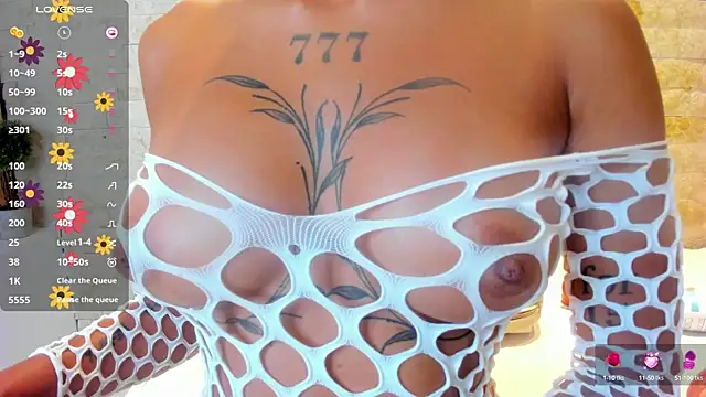 Snapshot of mia_roldan_ chatting on 02.27.25 mia roldan online show from 02.27.25