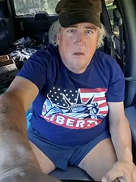 Snapshot of Bus310A chatting on 10.13.25 Bus310A online show from 10.13.25