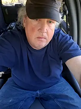 Snapshot of Bus310A chatting on 11.03.25 Bus310A online show from 11.03.25