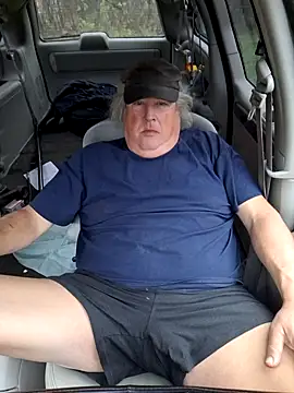 Snapshot of Bus310A chatting on 11.07.25 Bus310A online show from 11.07.25