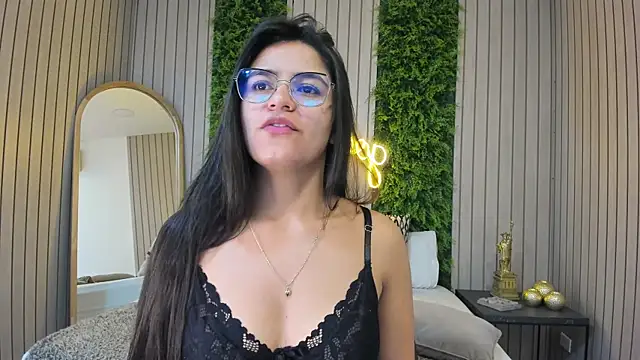 StefaBrown online show from 02.08.25