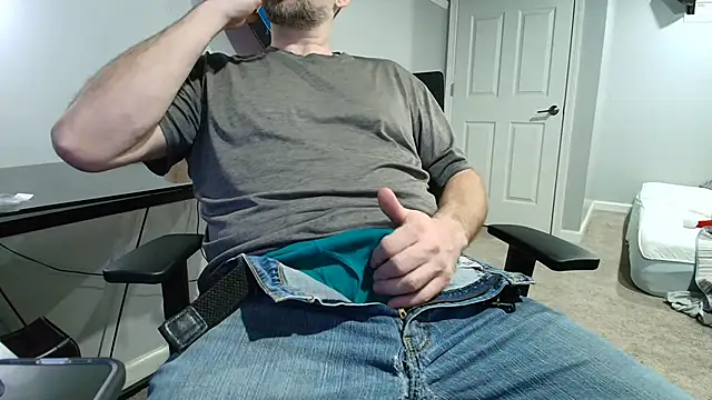 Snapshot of _magictouch_ chatting on 12.15.24 magictouch online show from 12.15.24