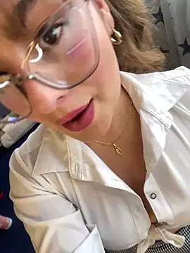 Gabriela-Parker  online show from 01.10.25