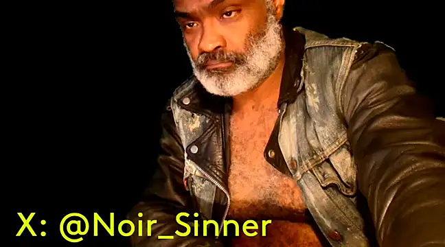 Snapshot of sinnernoir chatting on 01.23.25 sinnernoir online show from 01.23.25