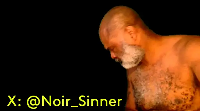 Snapshot of sinnernoir chatting on 01.26.25 sinnernoir online show from 01.26.25
