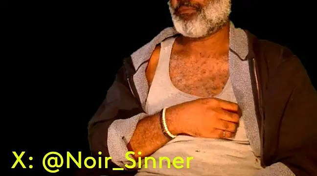 Snapshot of sinnernoir chatting on 01.29.25 sinnernoir online show from 01.29.25