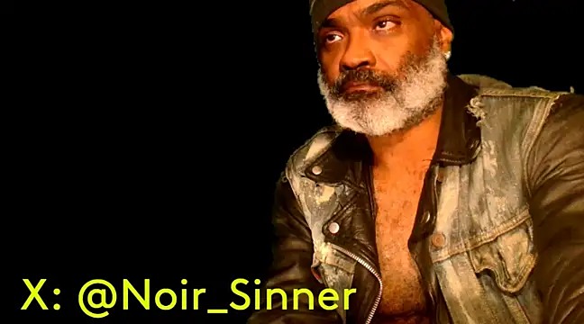 Snapshot of sinnernoir chatting on 02.05.25 sinnernoir online show from 02.05.25