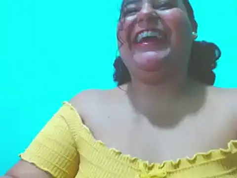 Snapshot of emyli_23 chatting on 12.25.24 emyli 23 online show from 12.25.24