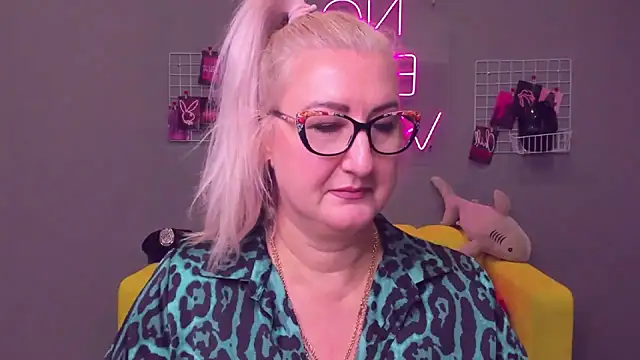 ChristyBrooks online show from 12.25.24