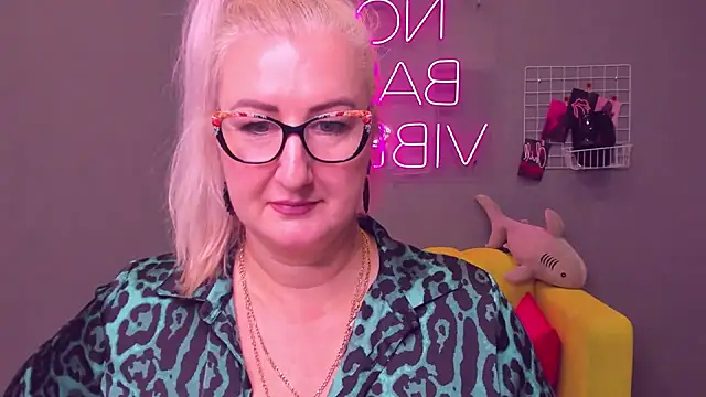 ChristyBrooks online show from 12.25.24