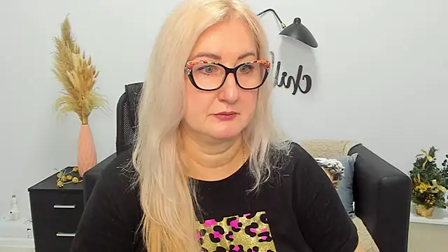 ChristyBrooks online show from 01.02.25