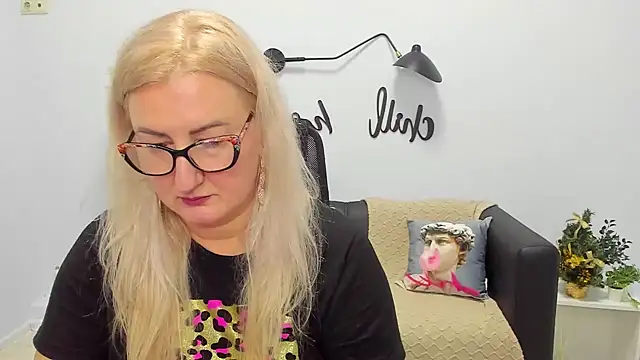 ChristyBrooks online show from 01.02.25
