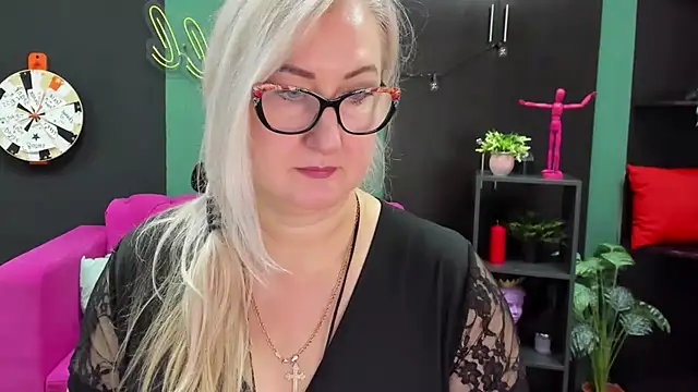 ChristyBrooks online show from 01.03.25