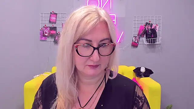 ChristyBrooks online show from 01.08.25