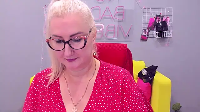 ChristyBrooks online show from 01.10.25