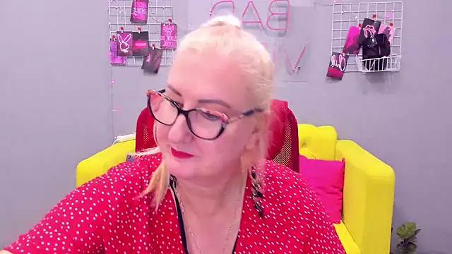 ChristyBrooks online show from 01.11.25