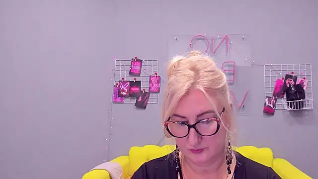 ChristyBrooks online show from 01.14.25