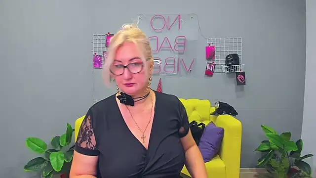 ChristyBrooks online show from 01.27.25
