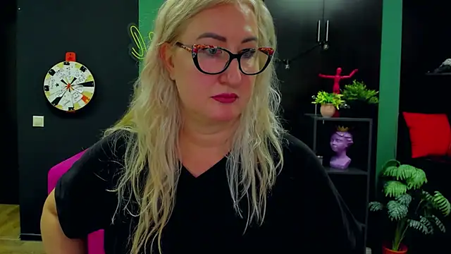 ChristyBrooks online show from 02.04.25