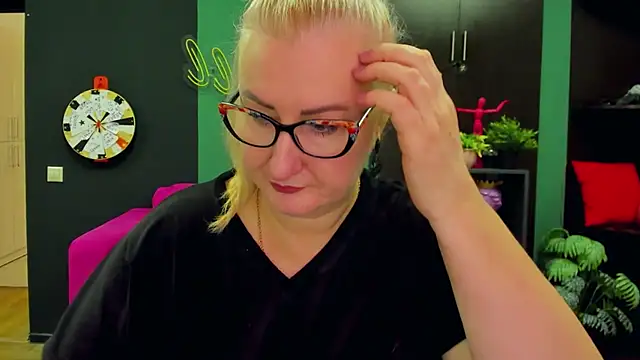 ChristyBrooks online show from 02.06.25