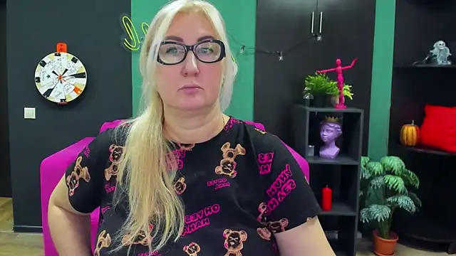 ChristyBrooks online show from 02.12.25