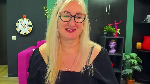 ChristyBrooks online show from 02.19.25