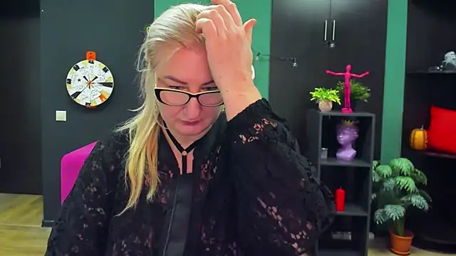 ChristyBrooks online show from 02.28.25