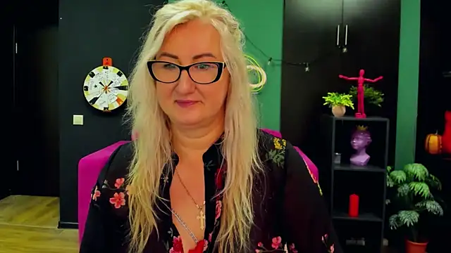 ChristyBrooks online show from 03.02.25