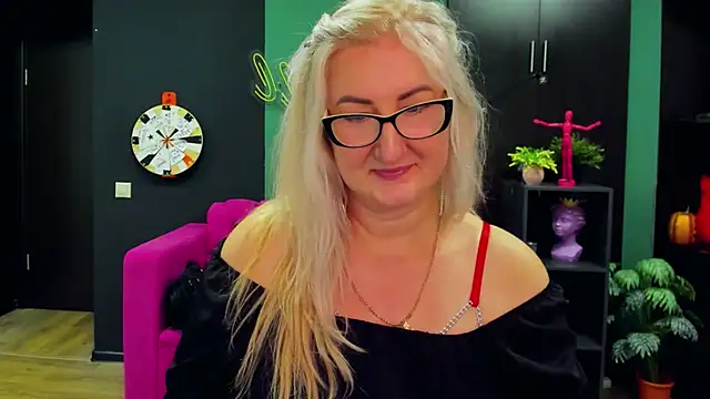 ChristyBrooks online show from 03.02.25