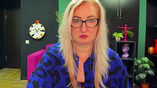 ChristyBrooks online show from 03.03.25