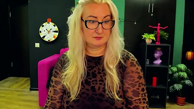 ChristyBrooks online show from 03.04.25