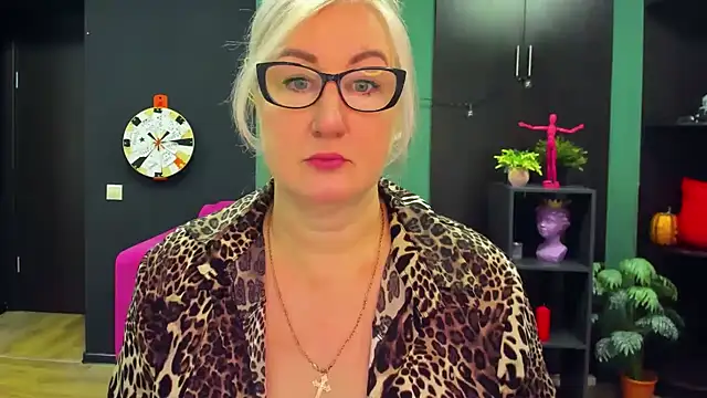 ChristyBrooks online show from 03.06.25