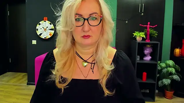 ChristyBrooks online show from 03.07.25