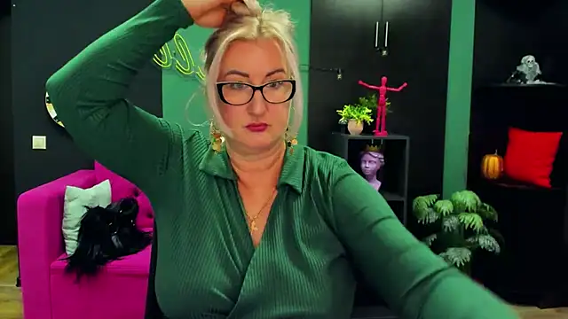 ChristyBrooks online show from 03.10.25
