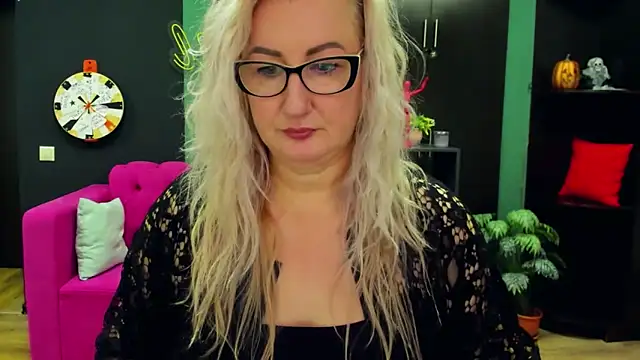 ChristyBrooks online show from 03.19.25