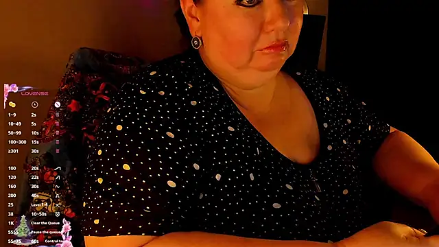 Snapshot of SexxyDreams1 chatting on 12.12.24 SexxyDreams1 online show from 12.12.24