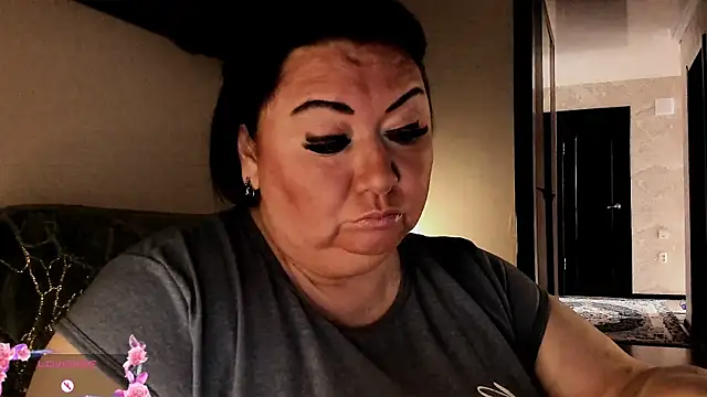 SexxyDreams1 online show from 09.30.25