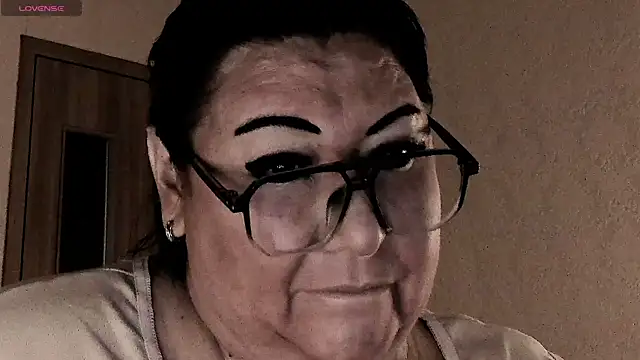 SexxyDreams1 online show from 04.14.26