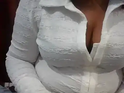 Snapshot of Sugar_mommy chatting on 12.18.24 Sugar mommy online show from 12.18.24